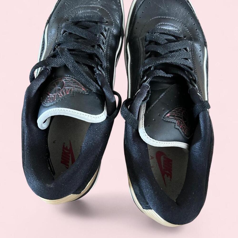 Women's Air Jordan 2 Retro Low 'Black Metallic Gold'  in US 9.5 - Picture 7 of 8